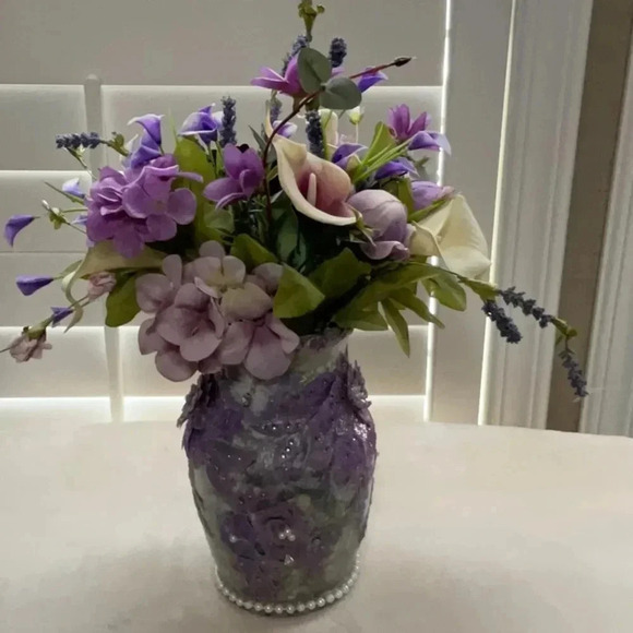 Handmade Vase &Flowers - Picture 7 of 7